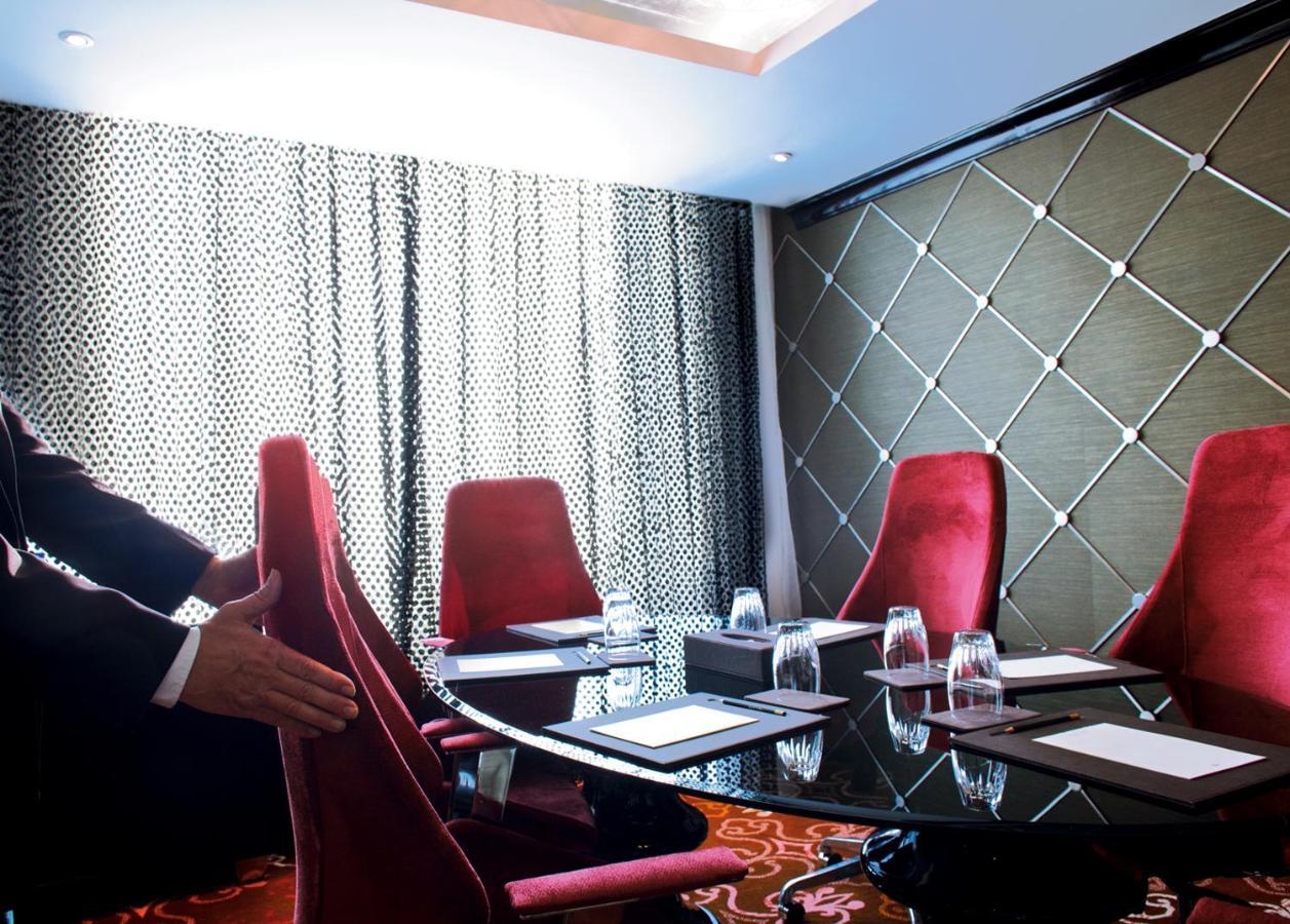 Sofitel Mumbai Bkc Hotel Luaran gambar The boardroom of the 1001 Nights