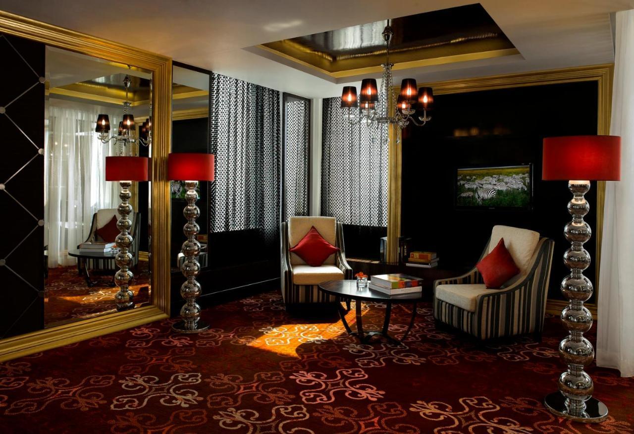 Sofitel Mumbai Bkc Hotel Luaran gambar A suite at the hotel