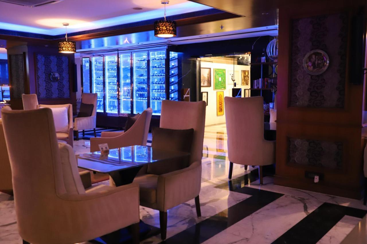 Sofitel Mumbai Bkc Hotel Luaran gambar The interior of the hotel