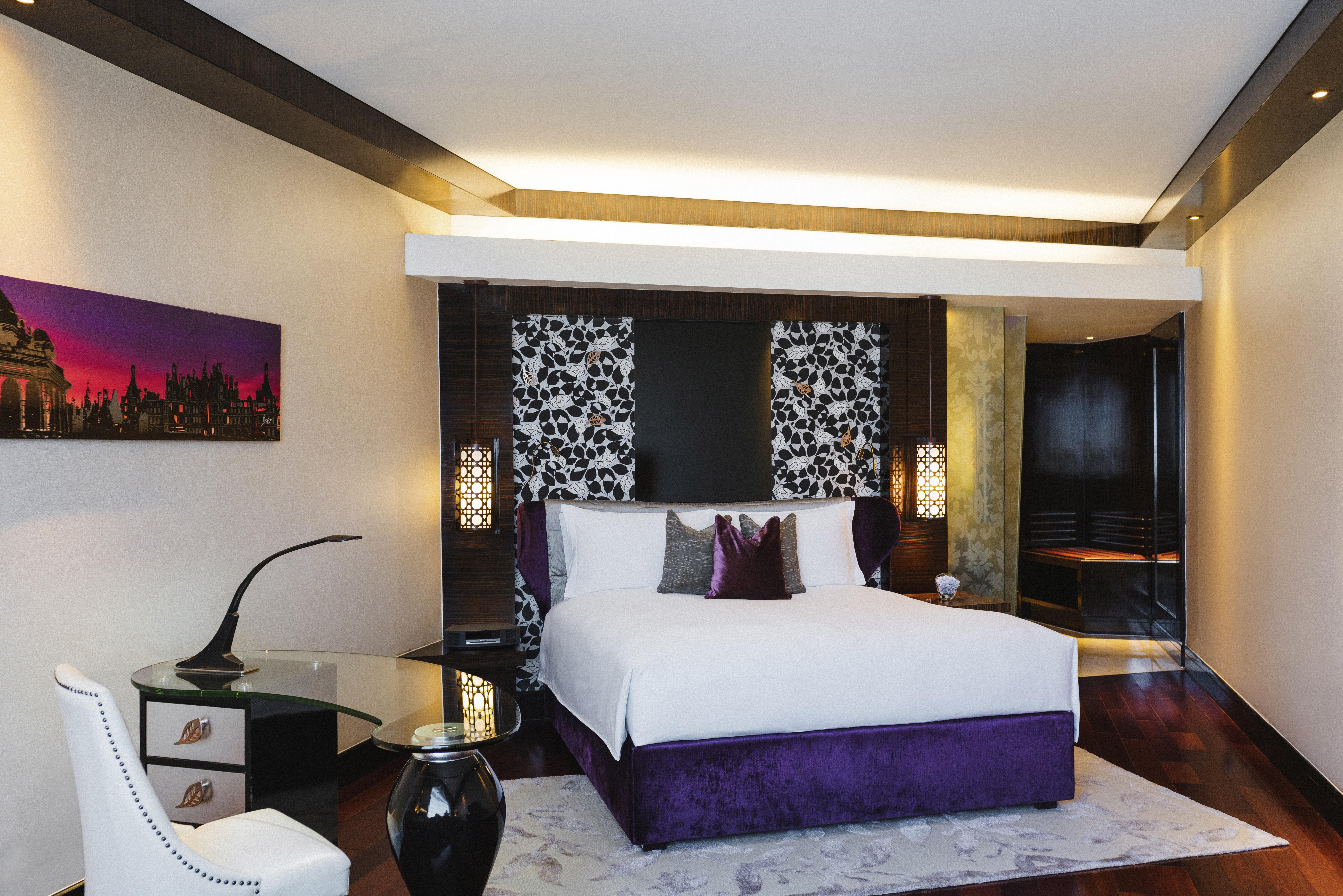 Sofitel Mumbai Bkc Hotel Luaran gambar A bedroom at the Taj Mahal Palace