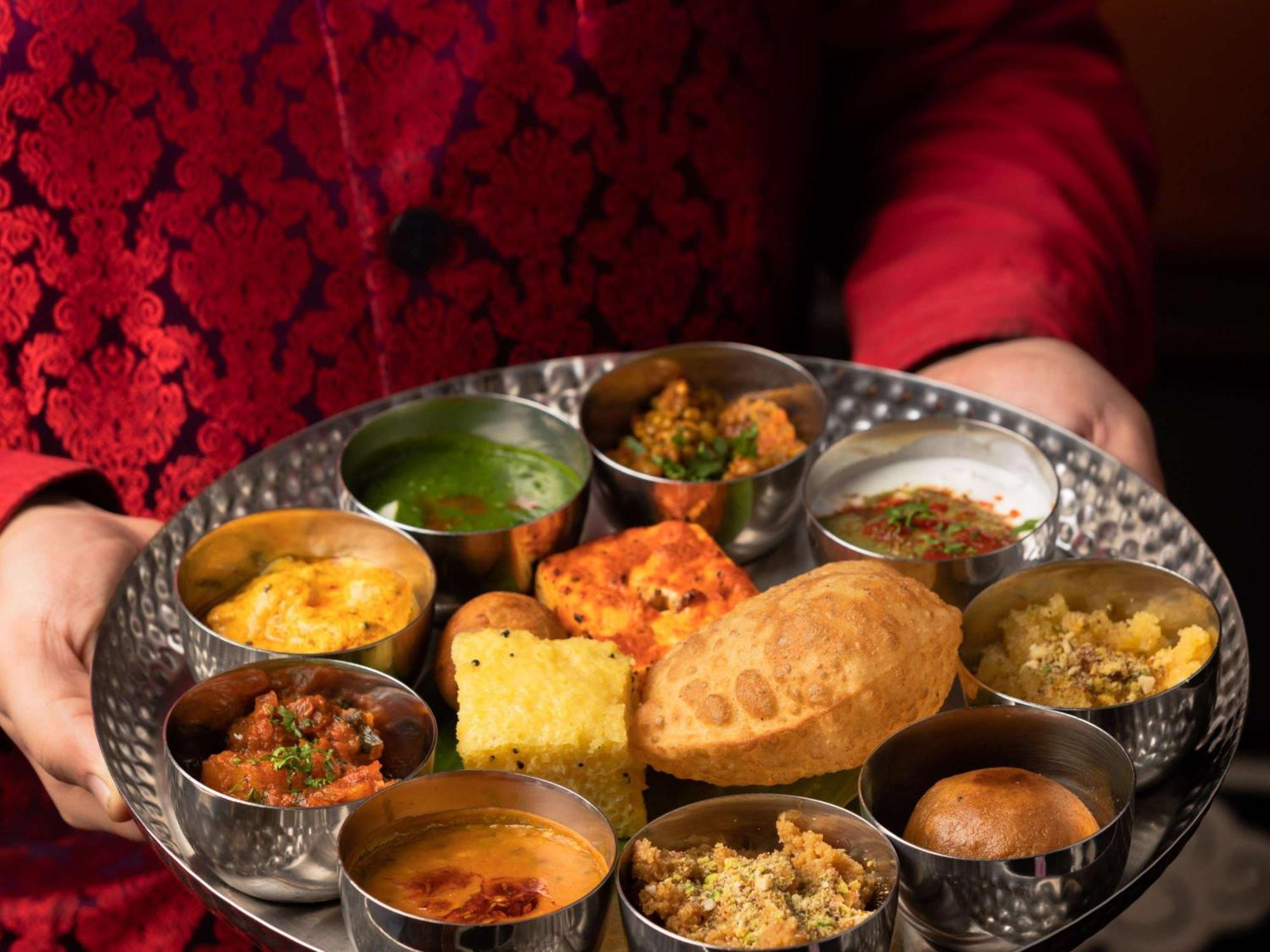 Sofitel Mumbai Bkc Hotel Luaran gambar A Gujarati thali