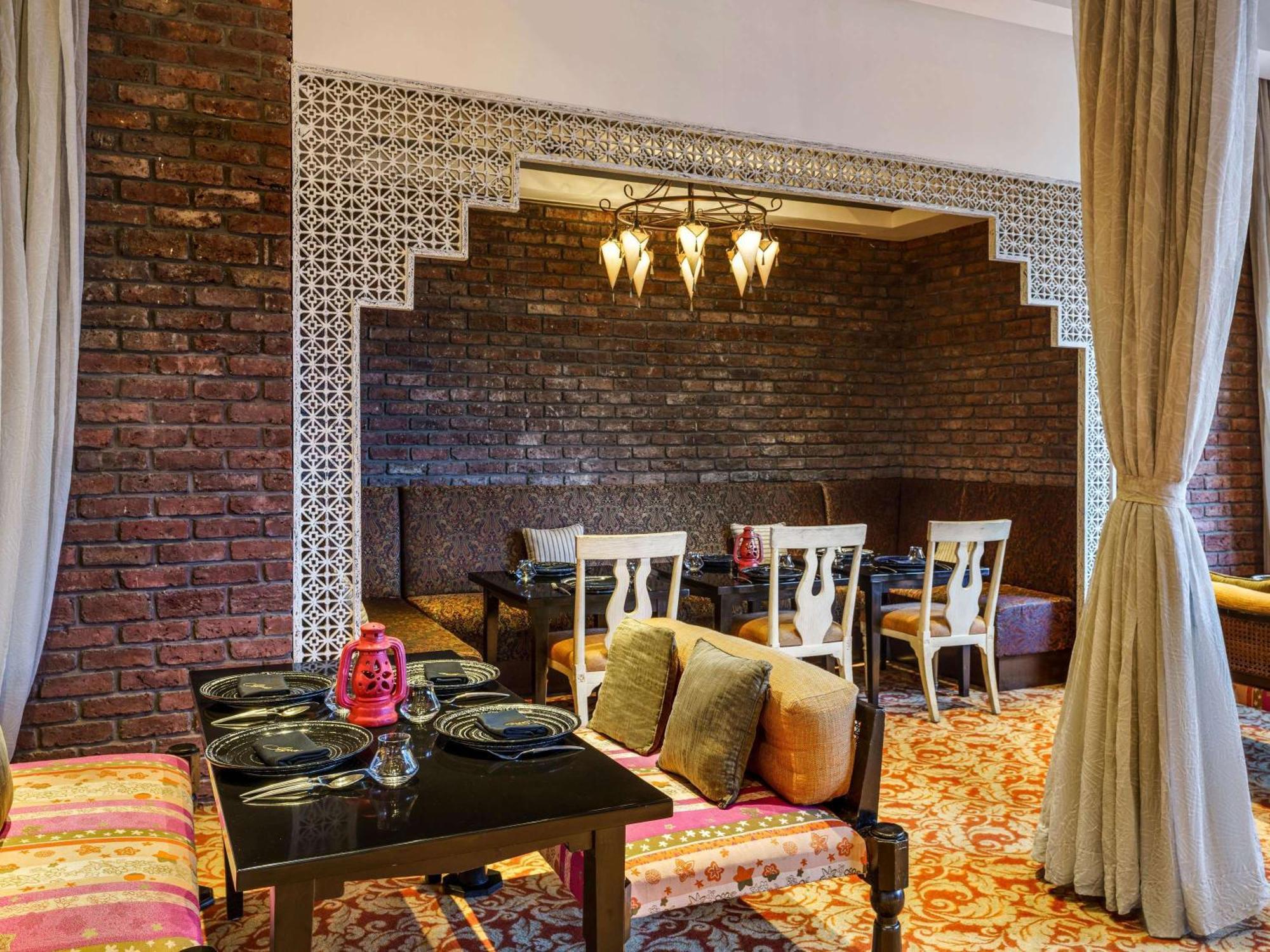 Sofitel Mumbai Bkc Hotel Luaran gambar The restaurant