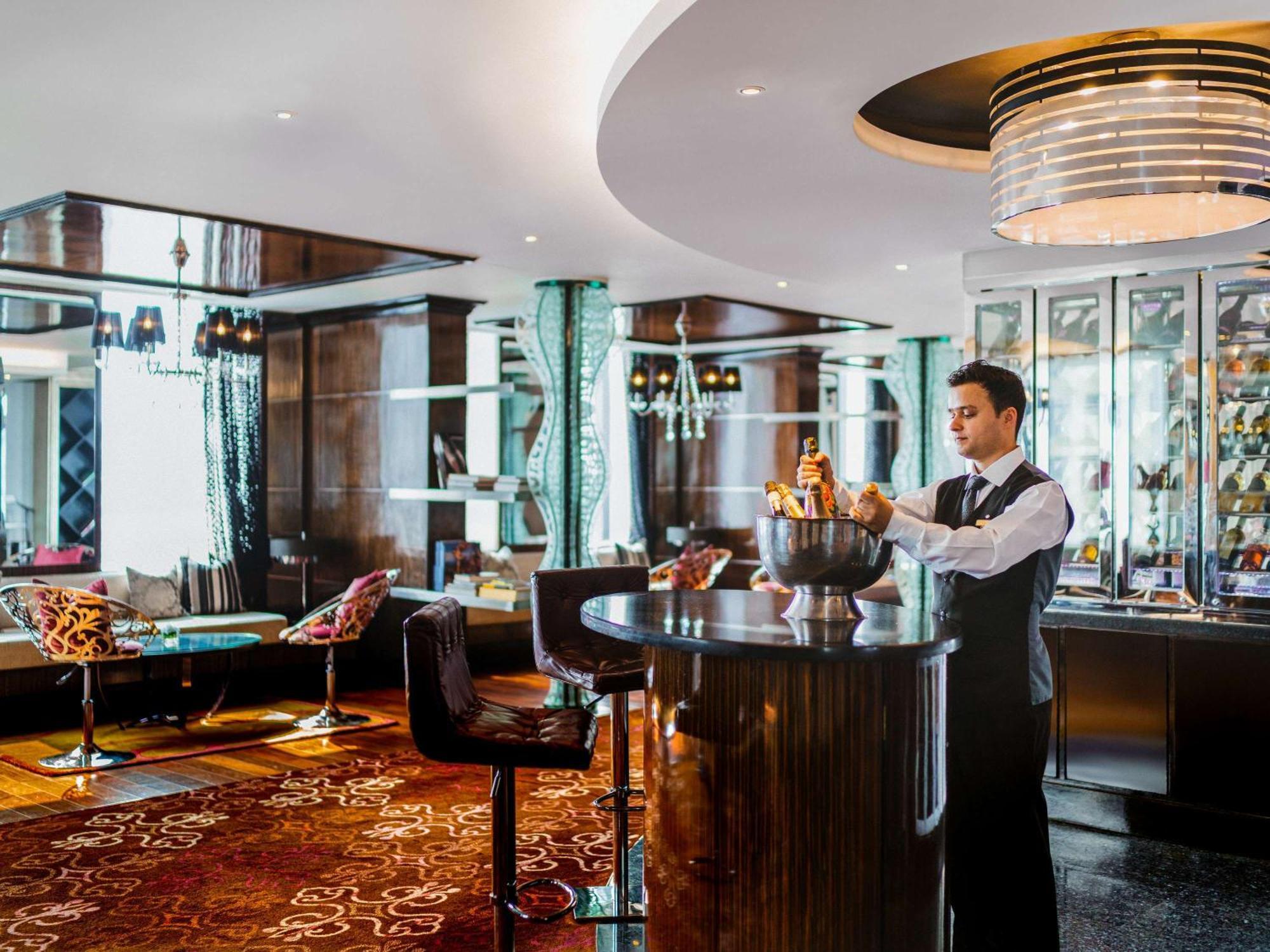 Sofitel Mumbai Bkc Hotel Luaran gambar The Bar